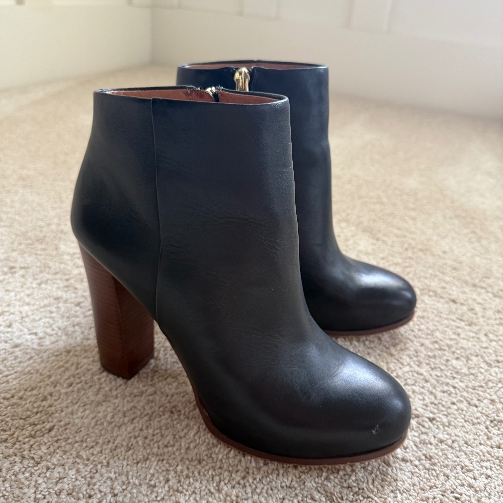Vince Camuto Black booties